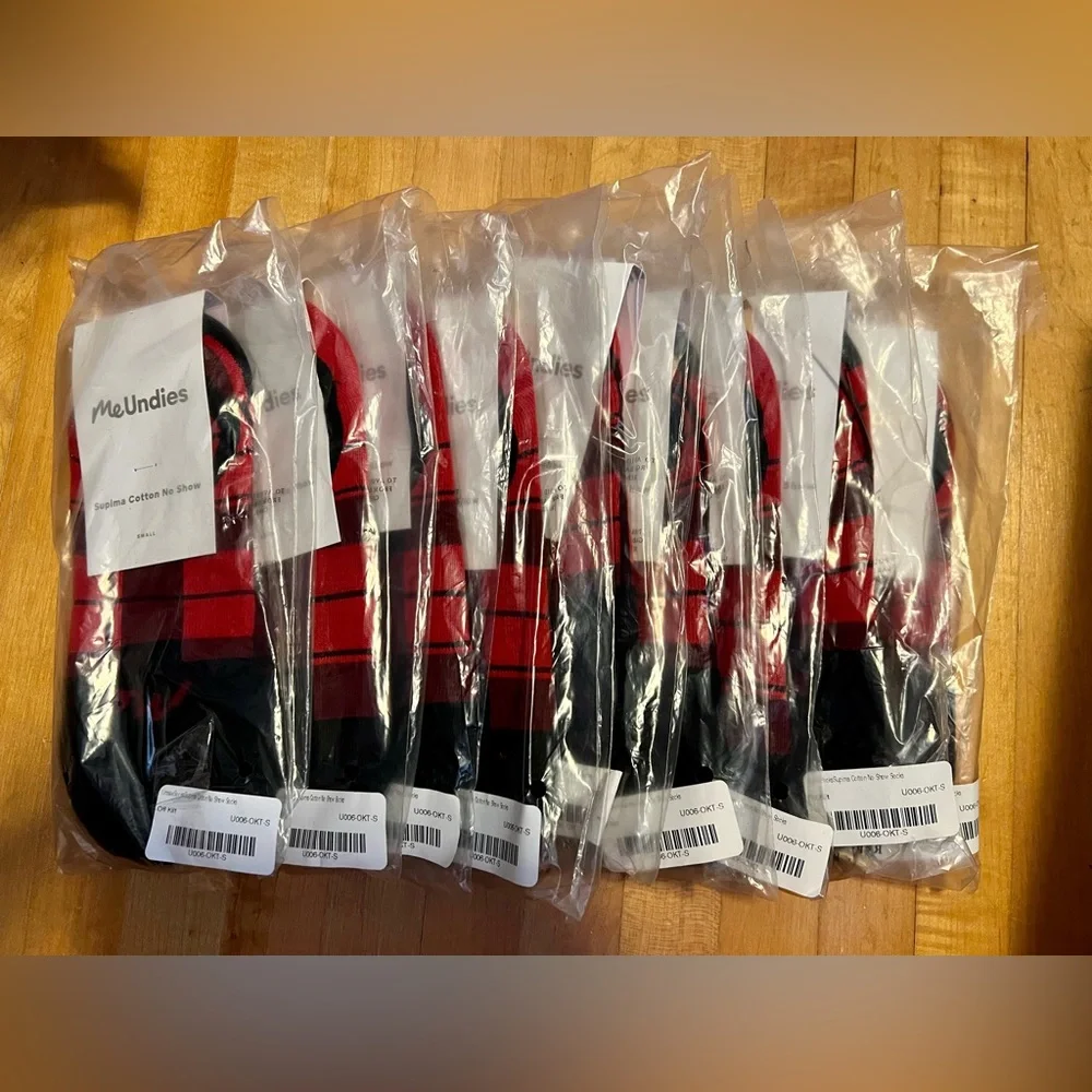 Buffalo Plaid Socks by MeUndies - NEW - Picture 2 of 3